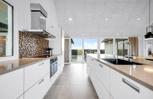 Kryle House | Dream House With Pool, Whirlpool And Activity Room