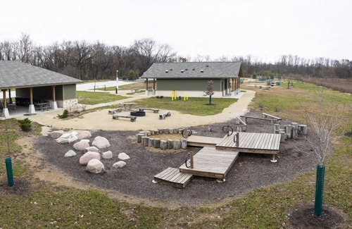 Matteson House | Dream Illinois Getaway! 4 Comfortable Units, Free Parking, Onsite Dining