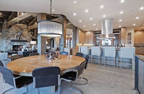 Deer Valley House | Dreamscape 365 I Ski-In/Out Deer Valley I Private Hot Tub I Theater Room | Custom Game Room!