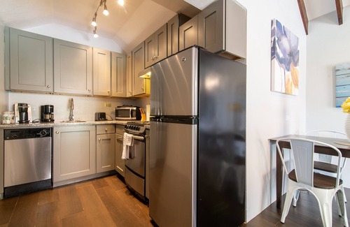 Smith's Cottage | Dreamscape Cottage POOL*VIEWS*MODERN*ELECTRICCARCHARGE