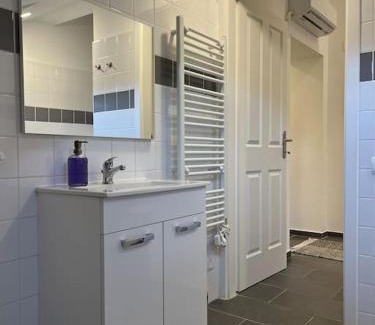 Rudolfsheim-Funfhaus Apartment | Dreamy & Cozy Apartment with Air Condition