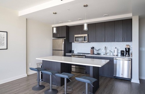 McLean Apartment | Dreamy Fairfax 1BR w/Gym, Pool & W/D, nr Theater, by Blueground