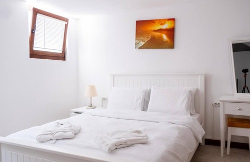 Bozcaada House | Dreamy Villa near Beach with Backyard in Bozcaada