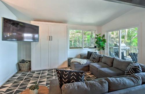 Olympia House | Dreamy Wooded Cabin with Private Beach and Kayaks!