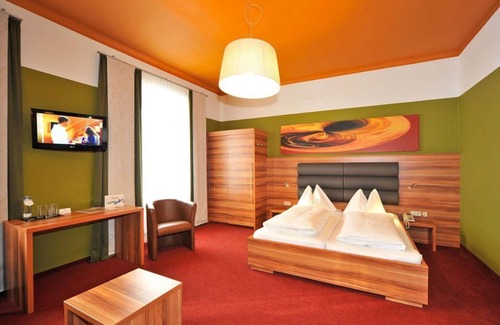 Spittal an der Drau House | Dreibettzimmer mit Dusche Oder Bad/wc - Hotel Ertl