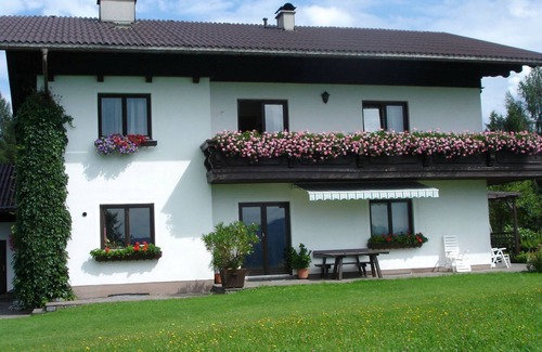 Weyregg am Attersee Apartment | Dreibettzimmer 1 - Haus Gertraud Brand