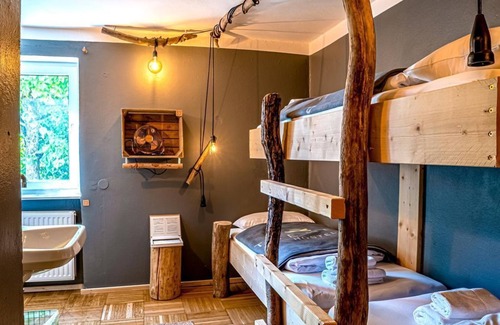 Elisabeth-Vorstadt House | Dreibettzimmer, Etagendusche/etagen-wc - The Keep Eco Residence