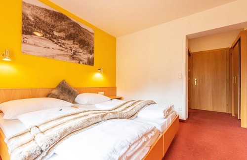 Bad Kleinkirchheim Cottage | Dreibettzimmer mit Balkon - Dalnig Guesthouse