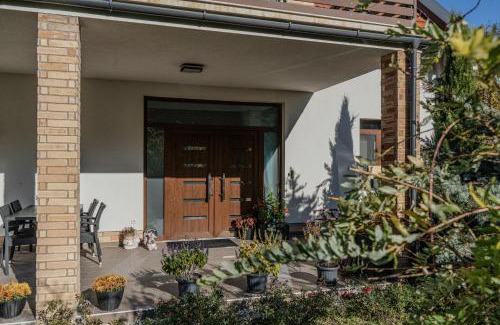Gyorujbarat Bed & Breakfast | Dreko Panzió & Borbisztró