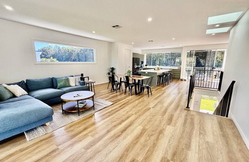 Tea Gardens House | 🐚 Drift at Tea Gardens | 🛌 Sleeps 14 | 🐾 Pet friendly | ⛳ Golf | 🐬🦅🦘🐨 |