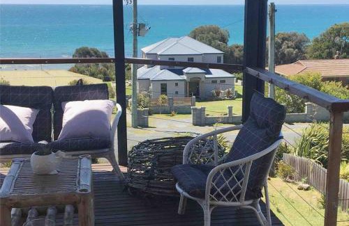 Greens Beach House | Drift Away