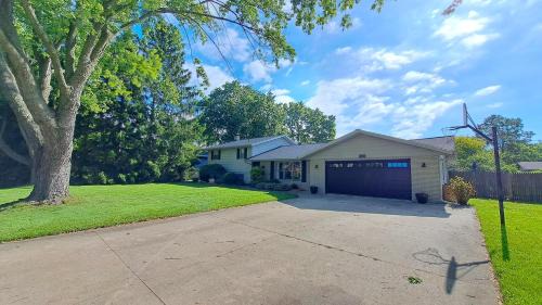 Stevensville House | Drift Away Den