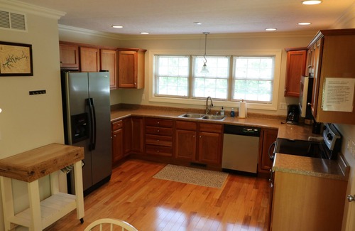 Jamestown House | DRIFT INN just 10 minutes from Jamestown Marina