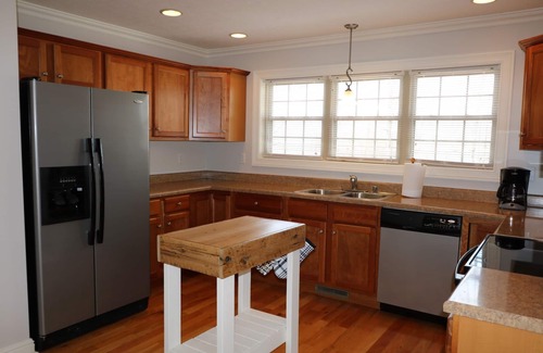 Jamestown House | DRIFT INN just 10 minutes from Jamestown Marina