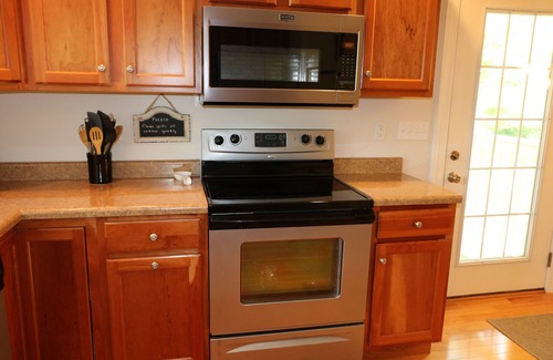 Jamestown House | DRIFT INN just 10 minutes from Jamestown Marina