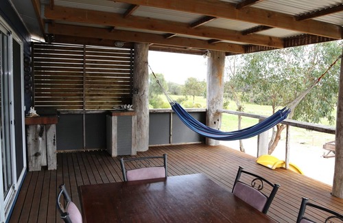 Warrenben House | Driftaway -WIFI, NETFLIX, pet friendly, Comfort + Undercover deck with hammock