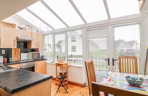 Templetown Cottage | DRIFTWOOD COTTAGE, pet friendly in Fethard-On-Sea, County Wexford