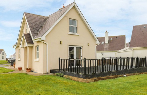 Templetown Cottage | DRIFTWOOD COTTAGE, pet friendly in Fethard-On-Sea, County Wexford