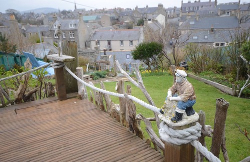 Portsoy Cottage | Driftwood Cottage, near Portsoy's historic harbour-stunning garden
