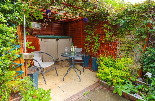 Withernsea Cottage | DRIFTWOOD, pet friendly, country holiday cottage in Withernsea