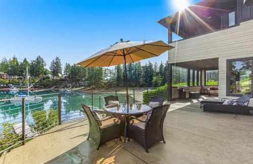 Fox Island House | Driftwood Villa