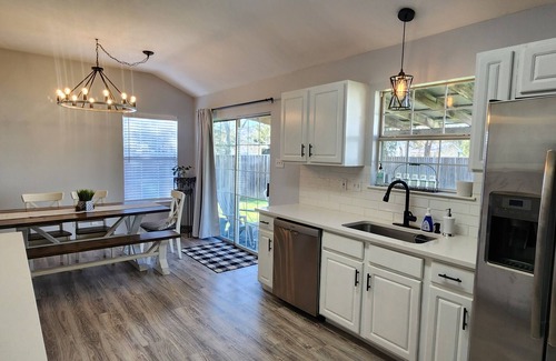 Dripping Springs House | DRIP DROP INN - Stylish Hill Country Home in the Heart of Dripping Springs