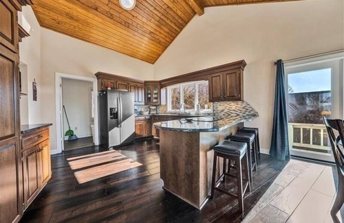 Huddleston House | DROP ANCHOR at Ancora Point! Hot Tub & Sunset Views!