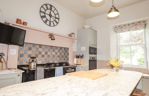 Letterfearn Cottage | DRUIDAIG LODGE, pet friendly in Dornie