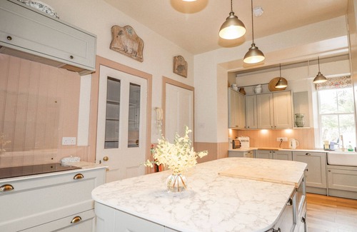 Letterfearn Cottage | DRUIDAIG LODGE, pet friendly in Dornie