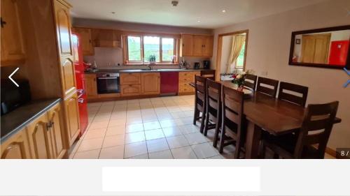 Ballinamore Cabin | Drumcoura Lake Resort, Pet Friendly, Wifi, SKY TV, 4 Bedrooms, 2 reception rooms