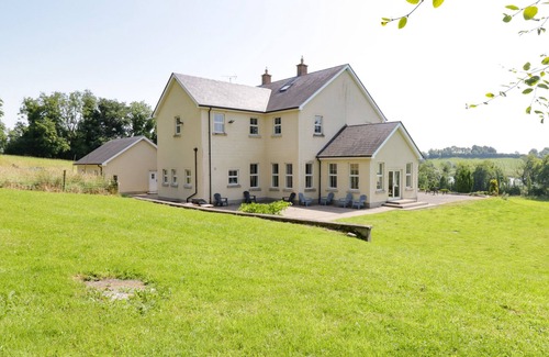 Belturbet Cottage | DRUMLANEY, pet friendly, with open fire in Belturbet, County Cavan