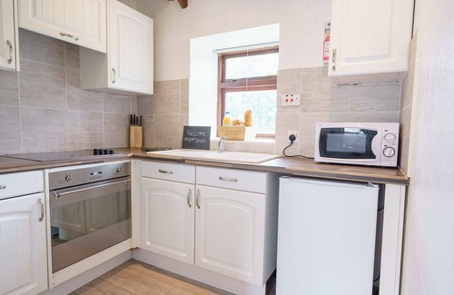 Thornhill Cottage | Drumlanrig Cottage - a cottage that sleeps 4 guests in 2 bedrooms