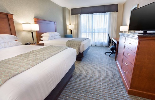 Burlington Hotel | Drury Inn & Suites Burlington