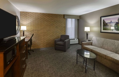 Tuttle Hotel | Drury Inn & Suites Columbus Dublin