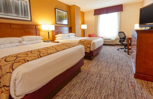 Castleton Hotel | Drury Inn & Suites Indianapolis Northeast