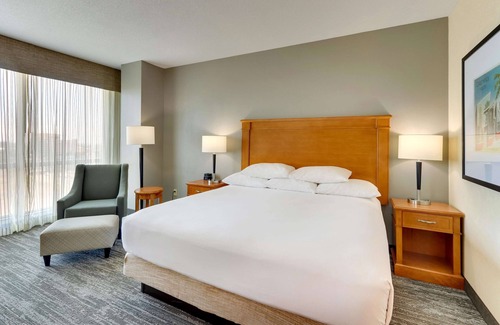 Florida Central Atlantic Coast Hotel | Drury Inn & Suites near Universal Orlando Resort