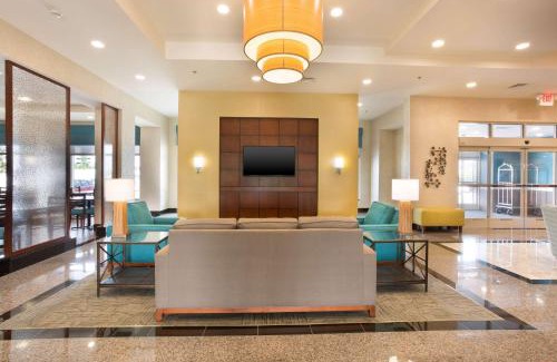 Brentwood Hotel | Drury Inn & Suites St. Louis Brentwood