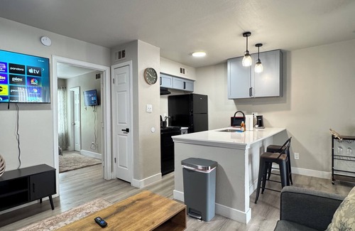 Park Central Apartment | DT Dallas Luxe Abode 1BD Apt