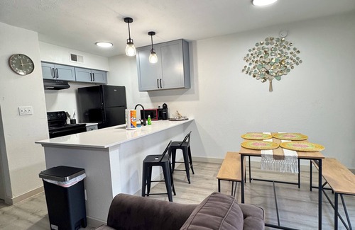 Park Central Apartment | DT Dallas Modern Abode 1BD