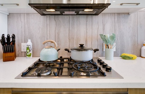 Historic Core Condo | DTLA Skyline View & Luxe 1Bd w/Private Balcony 🌟Stunning Brand New Condo🌟