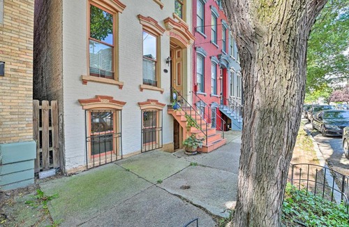 Albany Apartment | Dtwn Albany Apartment - Walkable Location!