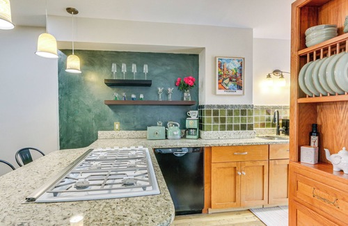 Downtown House | Dtwn at Your Door: Historic Frederick Gem w/Yard!