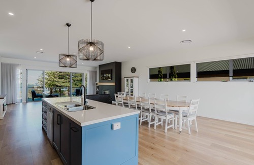 Victor Harbor House | Dual Family Entertainer 9 Esplanade Victor Harbor