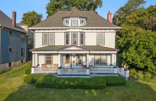 Dubuque House | Dubuque's Front Porch, Historic Charmer, Walk Downtown