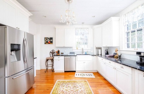 Duckpond House | Duck Pond Grand Downtown Pool Home: 5 BR
