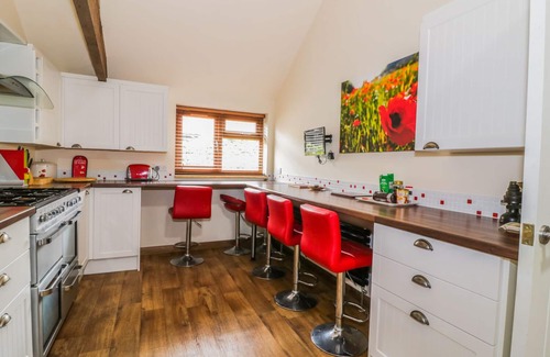 Bacton Cottage | DUCKLING BARN, pet friendly, country holiday cottage in Bacton