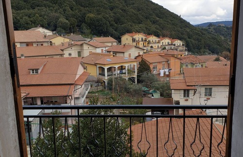 Fornole House | DUETERRE Room & Host - Fornole (TR) Italy - Leonella