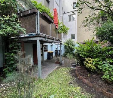 Mittelmeiderich Apartment | Duisburg FeelHome, Flughafen nah,3-Schlafzimmer, Dusche ebenerdig, Zentral, WiFi, Ground Floor