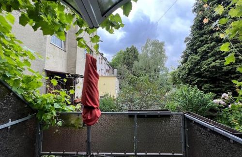 Mittelmeiderich Apartment | Duisburg FeelHome, Flughafen nah,3-Schlafzimmer, Dusche ebenerdig, Zentral, WiFi, Ground Floor