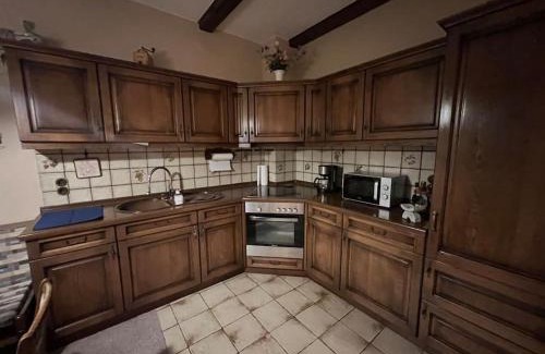 Mittelmeiderich Apartment | Duisburg FeelHome, Flughafen nah,3-Schlafzimmer, Dusche ebenerdig, Zentral, WiFi, Ground Floor